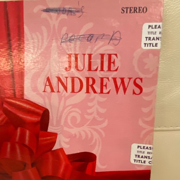 "Your Favorite Christmas Carols" Julie Andrews Vinyl LP 33 RPM Vintage - Picture 2 of 4